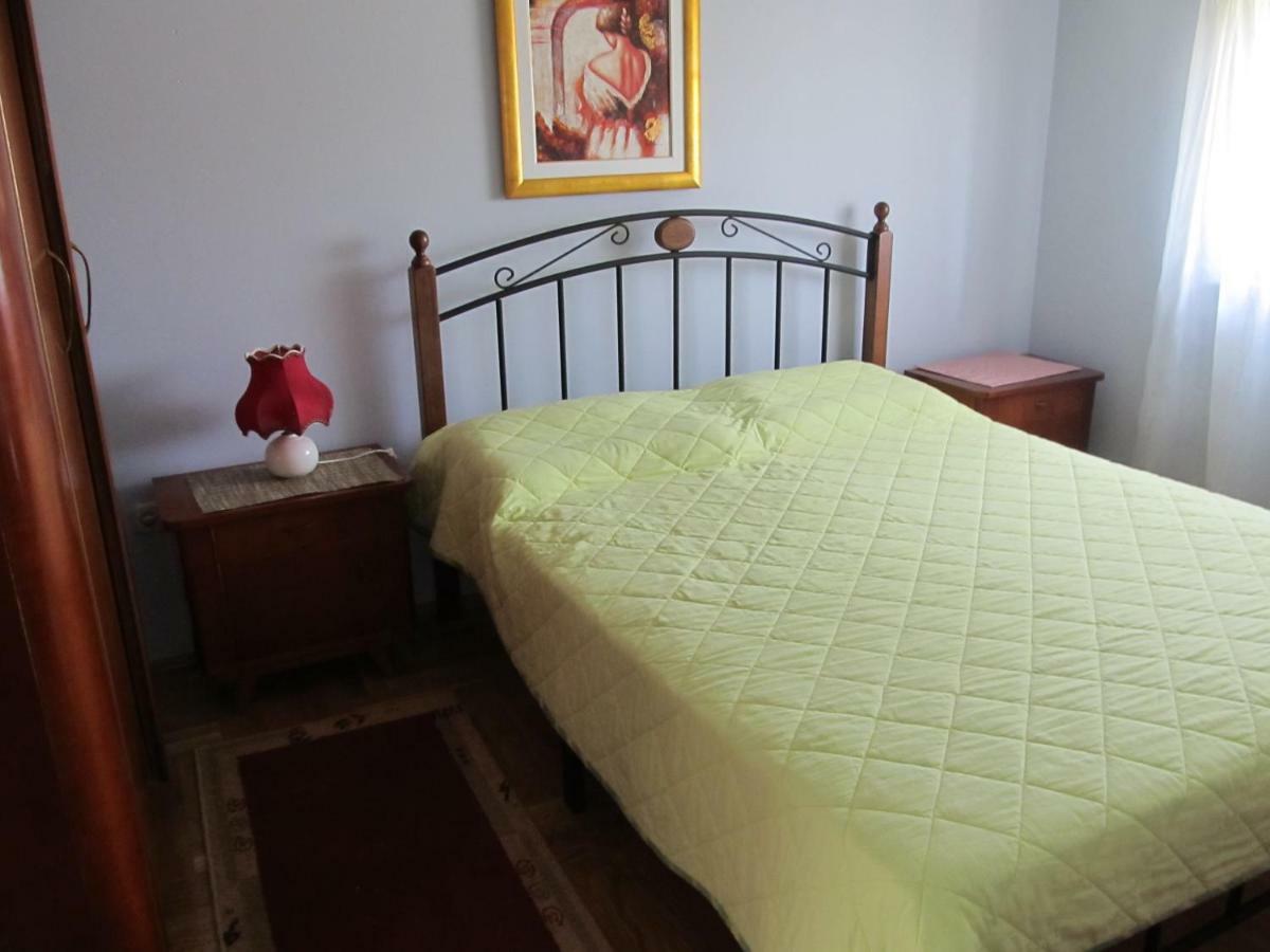 Purple House Apartment พูลา ภายนอก รูปภาพ